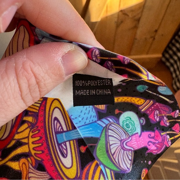 🔴 Mushroom Tie - Picture 3 of 3